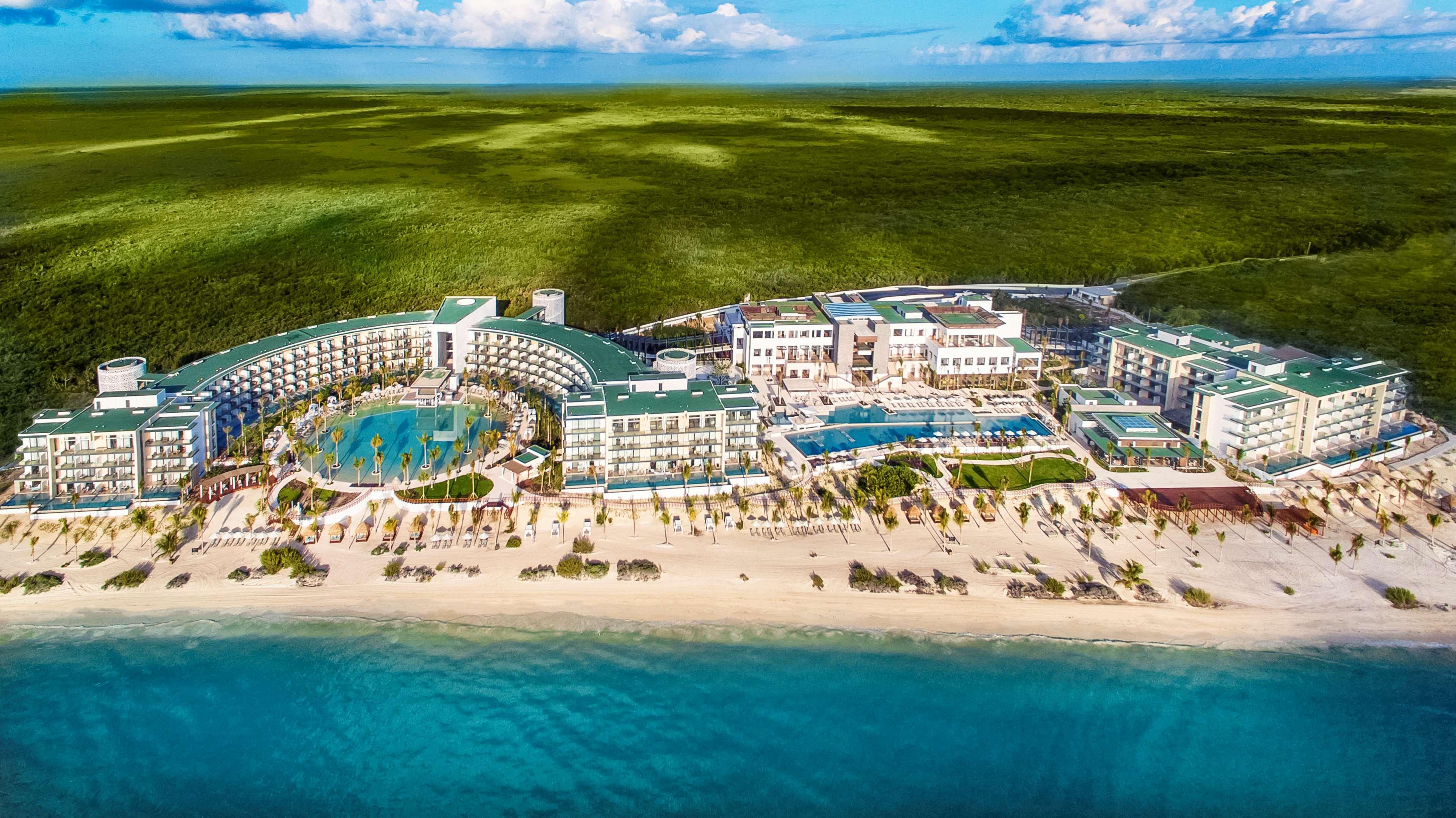 Haven Riviera Cancun (Adults Only) Alfredo V. Bonfil Zewnętrze zdjęcie Aerial view of the resort