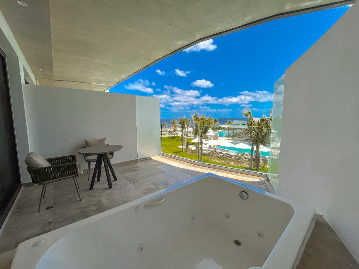 Haven Riviera Cancun (Adults Only) Alfredo V. Bonfil Zewnętrze zdjęcie Balcony of a suite at the Grand Palladium Costa Mujeres Resort & Spa