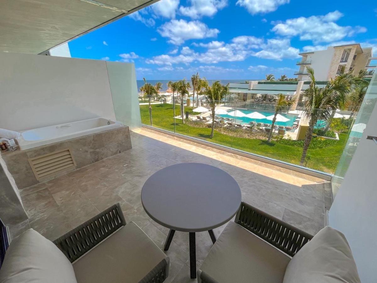 Haven Riviera Cancun (Adults Only) Alfredo V. Bonfil Zewnętrze zdjęcie Balcony of a Junior Suite